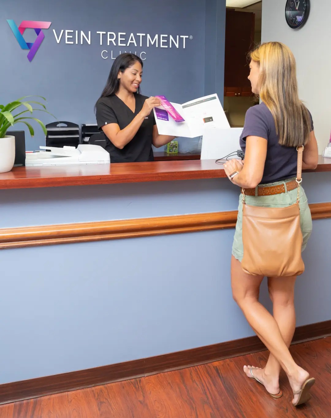 Frontdesk legs
